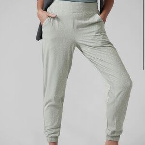 Athleta Brooklyn Textured Jogger Serpentine Coast Grey 20